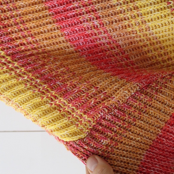 Express Striped, Slit Back, V-Neck Women's Multicolored Sweater - Picture 3 of 8